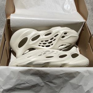 Yeezy foam runner
